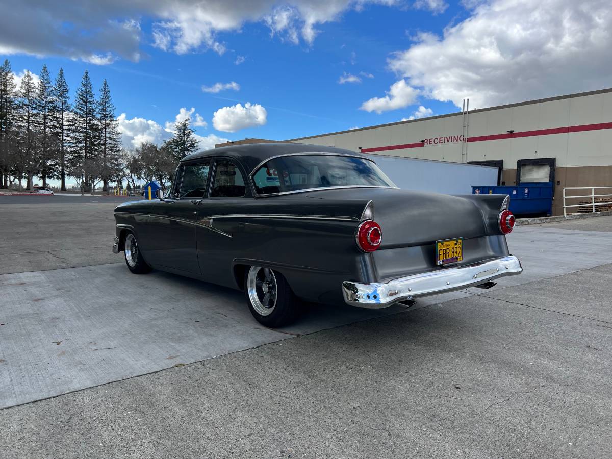 Ford-Fairlane-customline-1956-grey-12