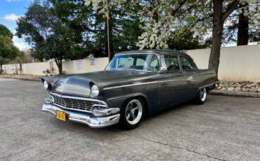 Ford-Fairlane-customline-1956-grey