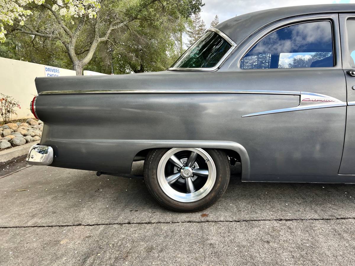 Ford-Fairlane-customline-1956-grey-4