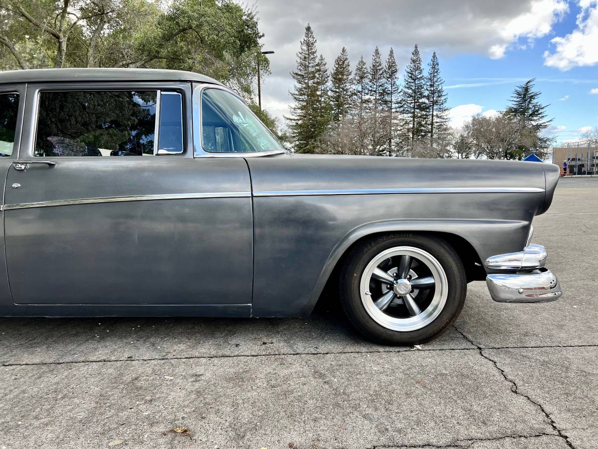 Ford-Fairlane-customline-1956-grey-5