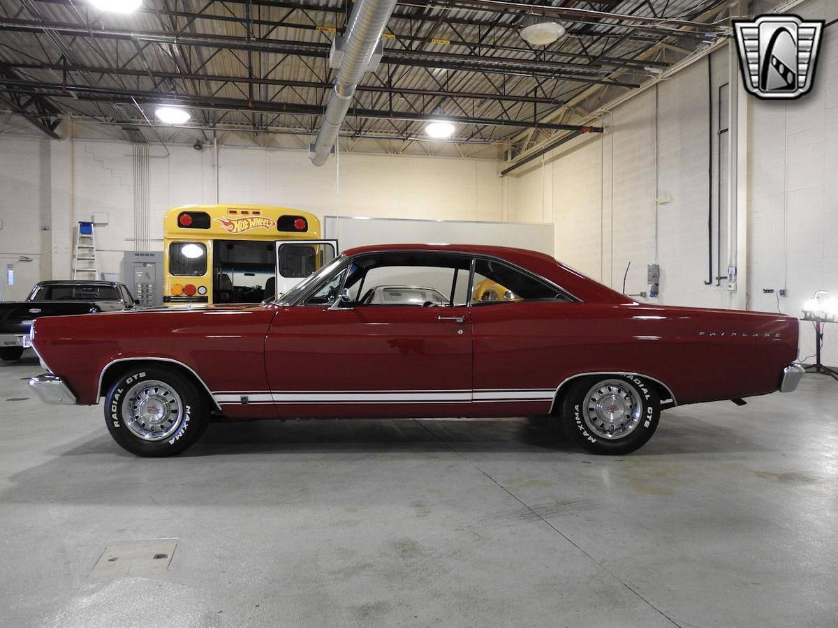 Ford-Fairlane-gt-1966-red