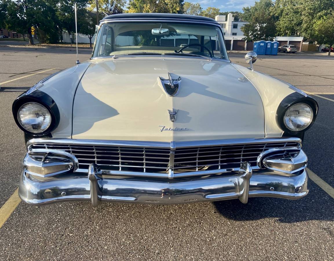 Ford-Fairlane-victoria-1956-2