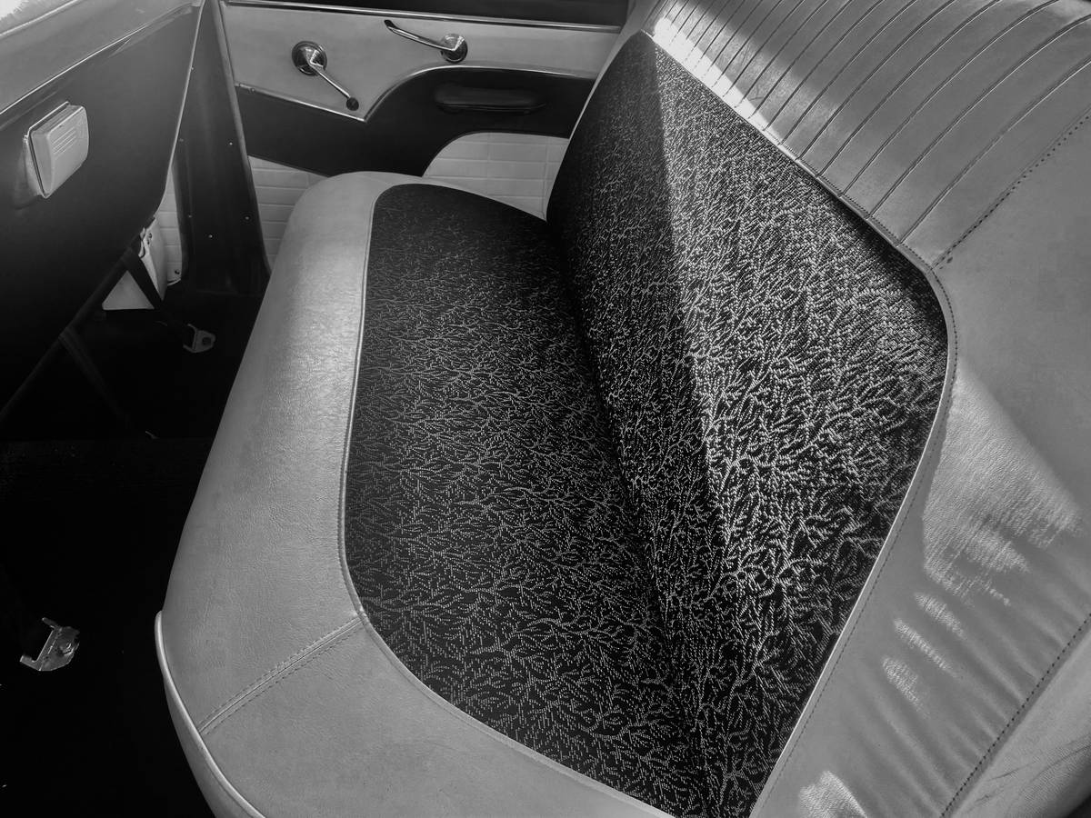 Ford-Fairlane-victoria-1956-7