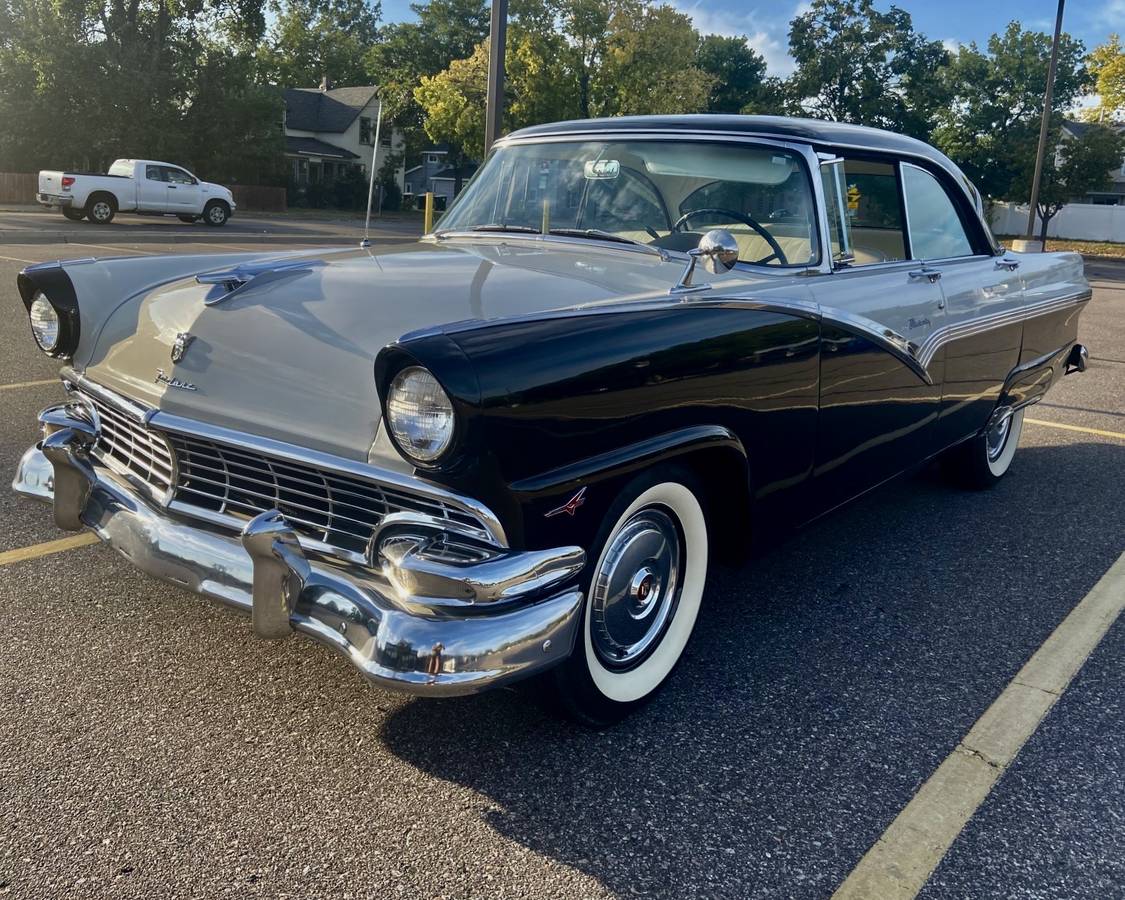 Ford-Fairlane-victoria-1956