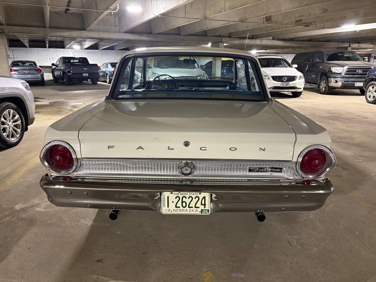 Ford-Falcon-futura-1964-white-4
