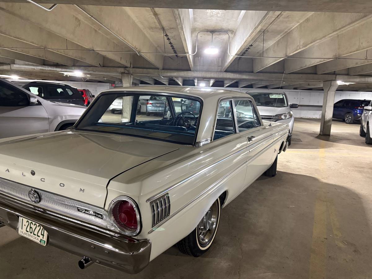 Ford-Falcon-futura-1964-white-5