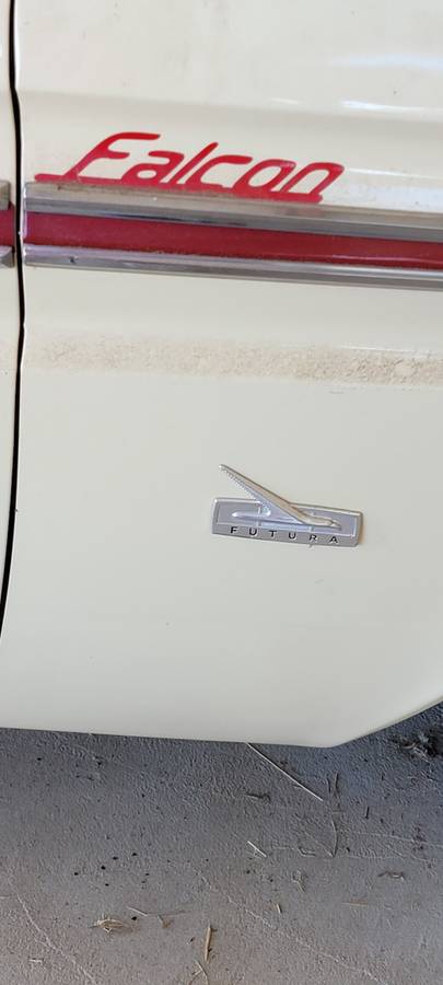 Ford-Falcon-futura-4-door-1965-yellow-12