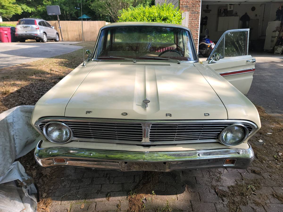 Ford-Falcon-futura-4-door-1965-yellow-2