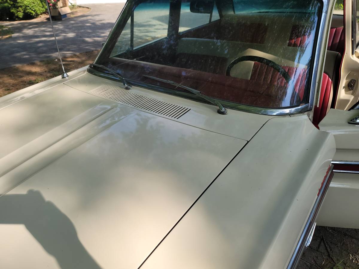 Ford-Falcon-futura-4-door-1965-yellow-3