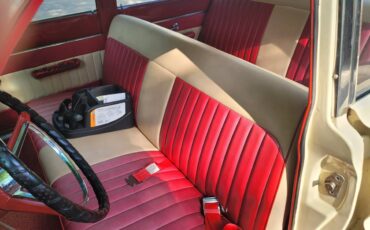 Ford-Falcon-futura-4-door-1965-yellow-4