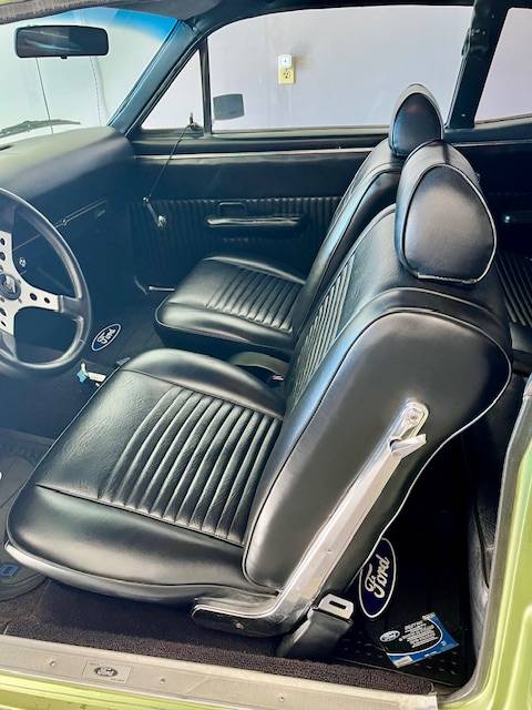 Ford-Falcon-futura-sport-coupe-1969-green-3