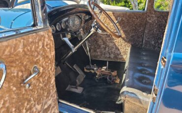 Ford-Five-window-coupe-1932-blue-16