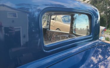Ford-Five-window-coupe-1932-blue-20
