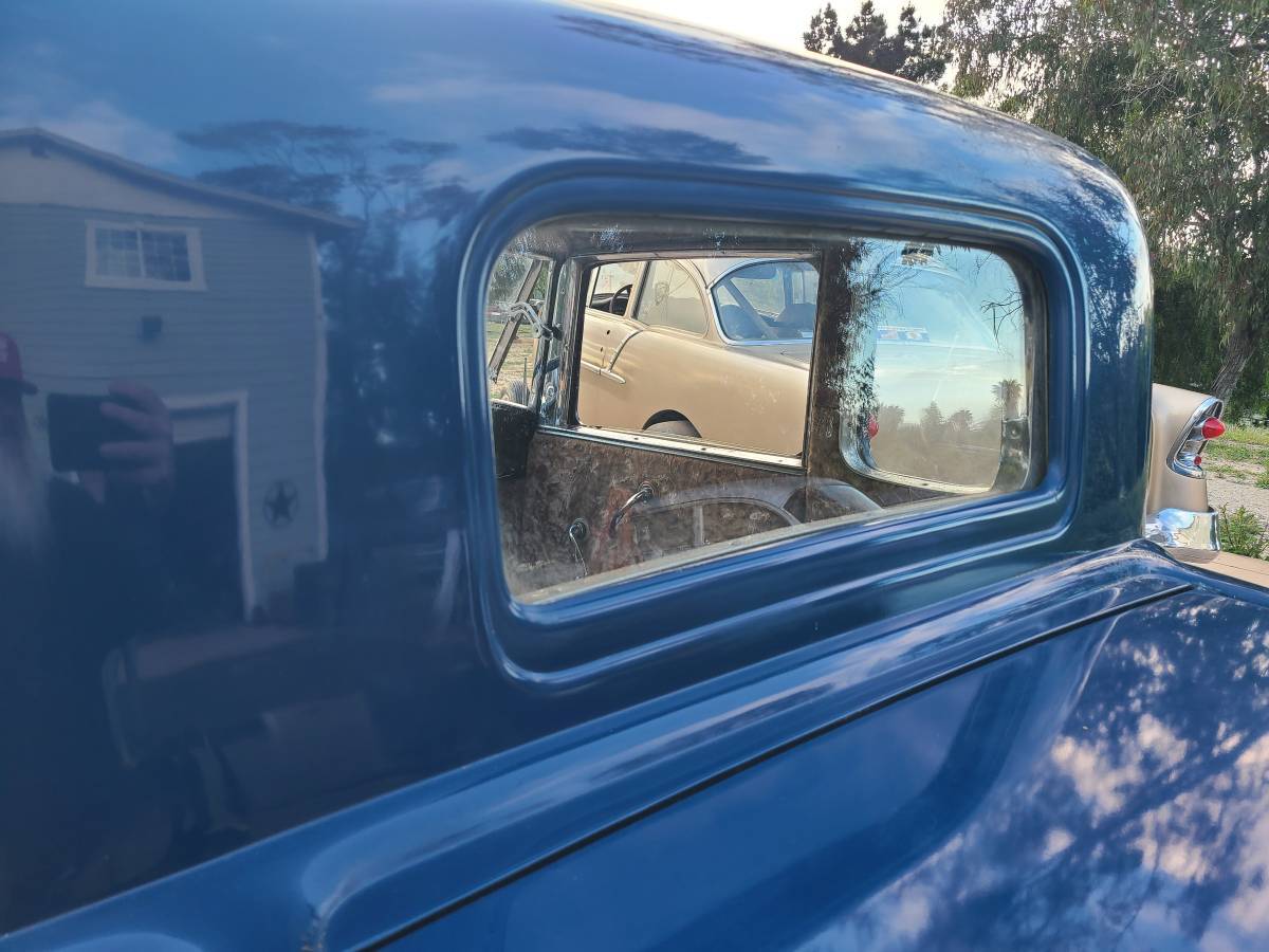 Ford-Five-window-coupe-1932-blue-20