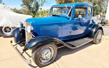 Ford-Five-window-coupe-1932-blue
