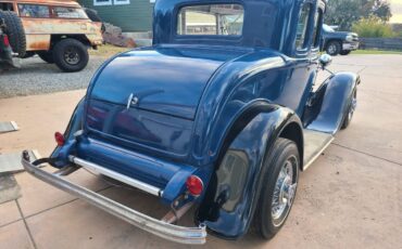 Ford-Five-window-coupe-1932-blue-7