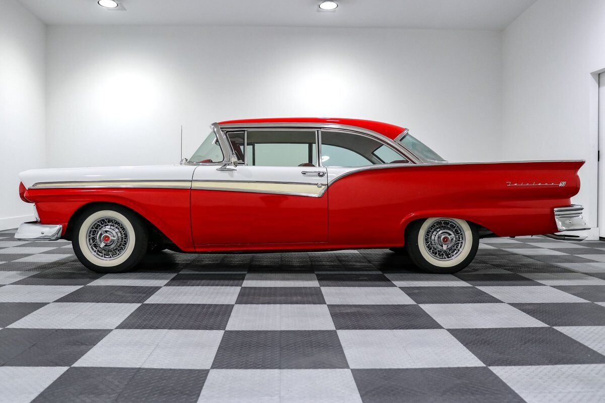 Ford-Galaxie-1957-Coupe-3