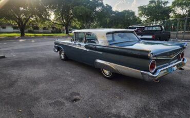Ford-Galaxie-1959-Sedan-3