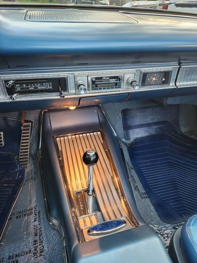 Ford-Galaxie-500-xl-convertible-1963-blue-15