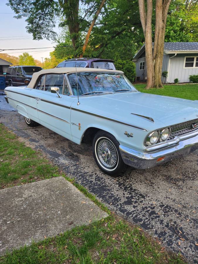Ford-Galaxie-500-xl-convertible-1963-blue-2