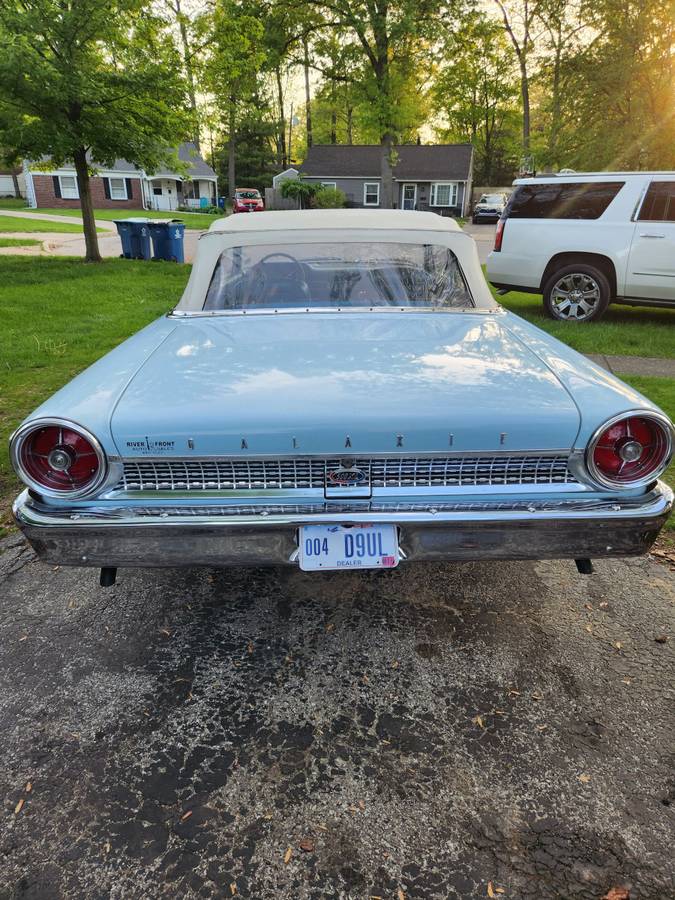 Ford-Galaxie-500-xl-convertible-1963-blue-6