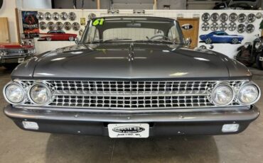 Ford-Galaxie-starliner-1961-grey-1