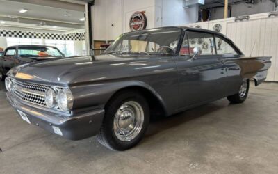 Ford Galaxie starliner  1961 grey