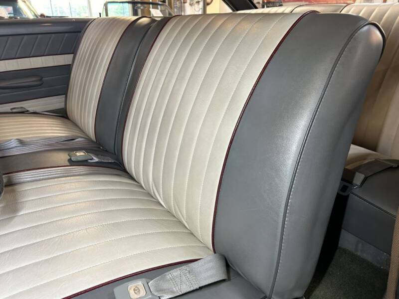 Ford-Galaxie-starliner-1961-grey-6