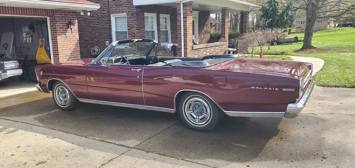 Ford-Galaxy-500-1966-custom