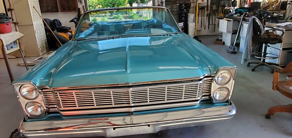 Ford-Galaxy-500xl-convertable-1965-10