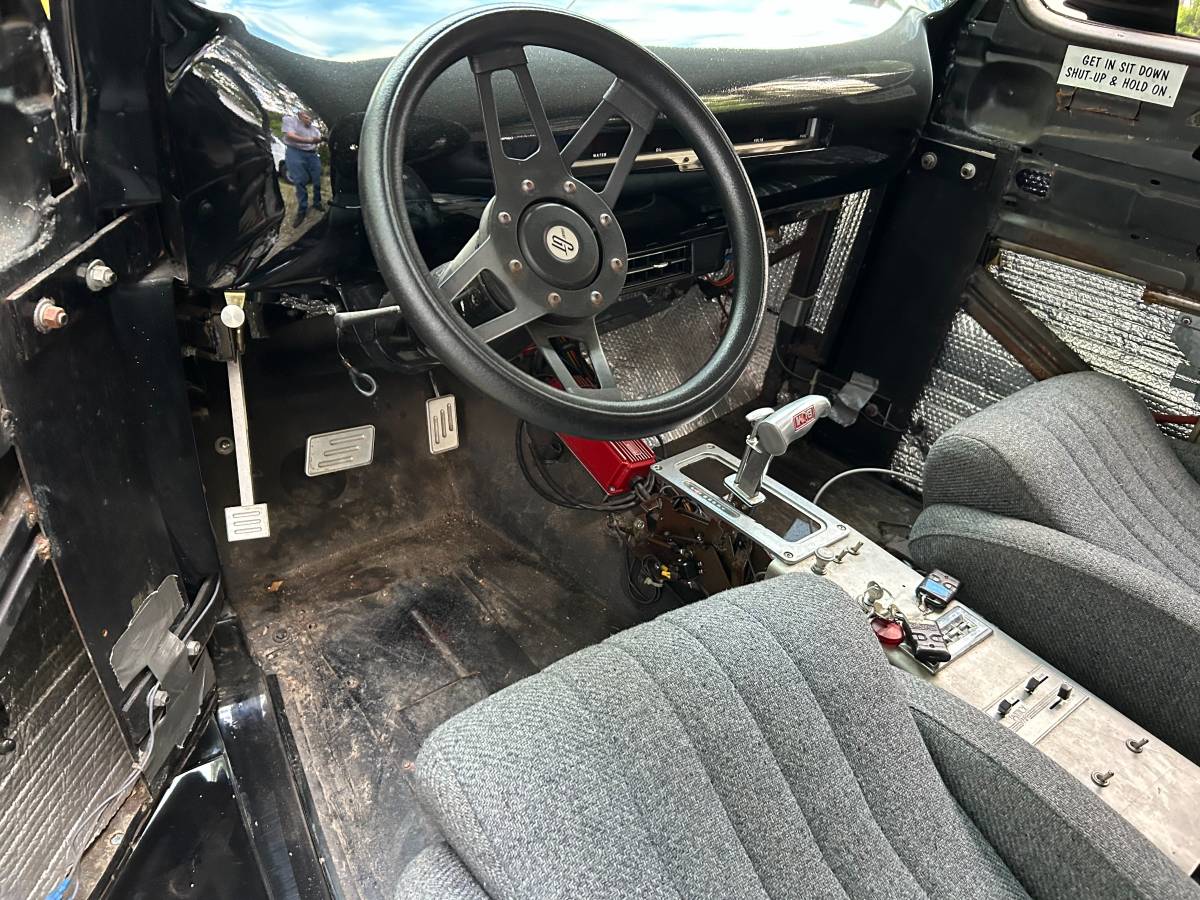 Ford-Hump-back-sedan-1937-14