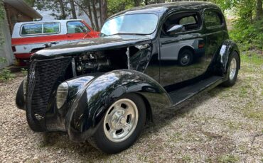 Ford Hump back sedan  1937