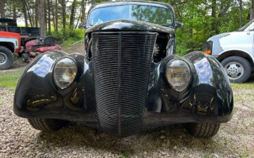 Ford-Hump-back-sedan-1937-5