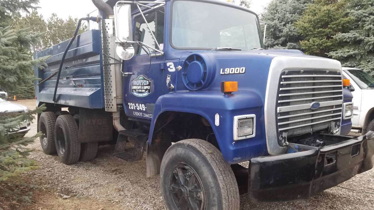 Ford-L9000-diesel-1989-blue-19