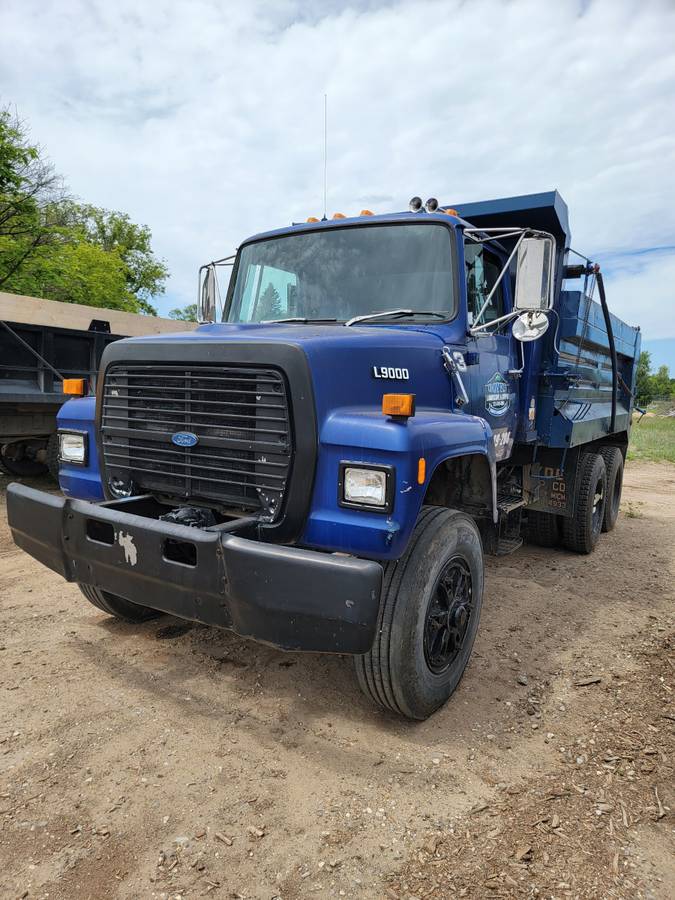 Ford-L9000-diesel-1989-blue-4