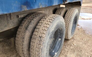 Ford-L9000-diesel-1989-blue-5