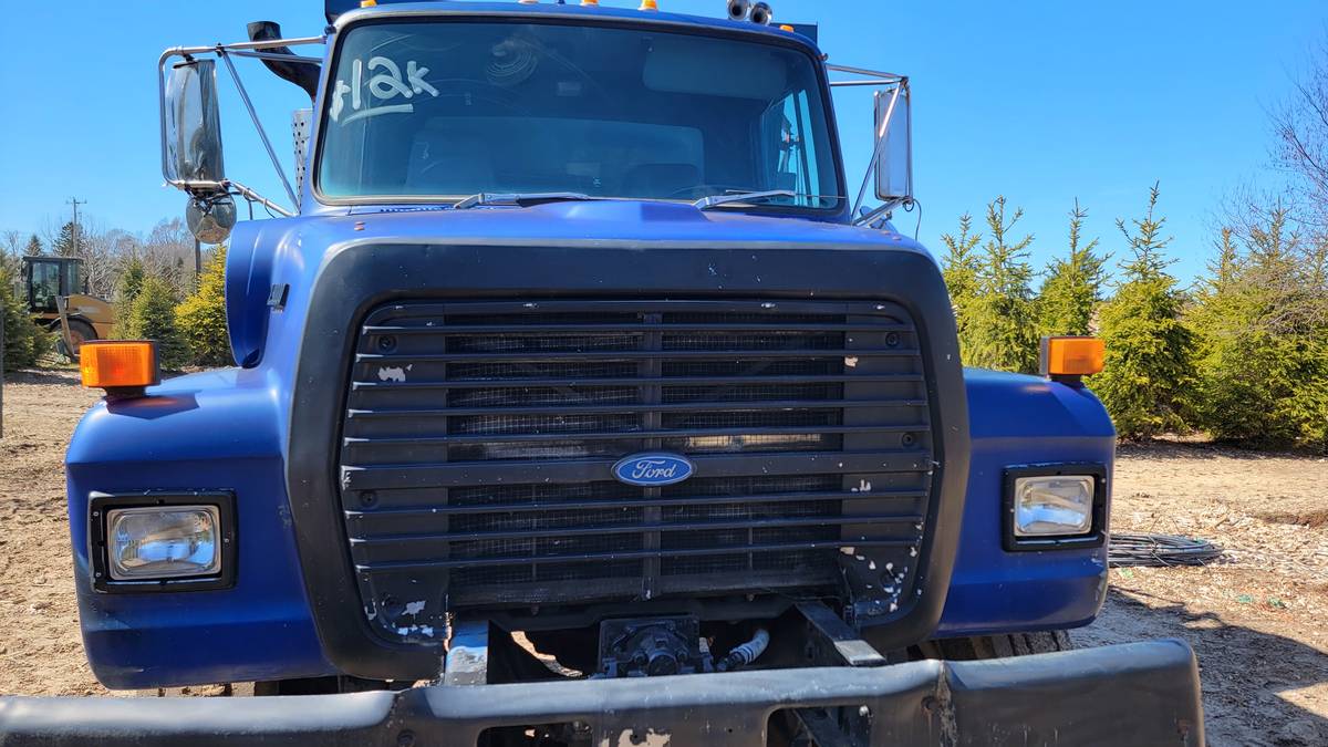 Ford-L9000-diesel-1989-blue