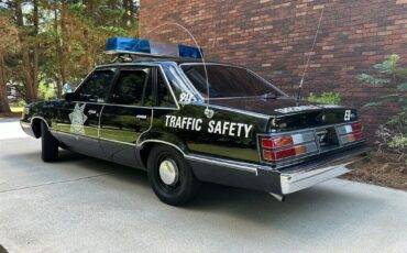 Ford-LTD-1984-19