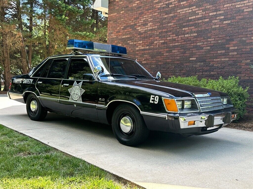 Ford-LTD-1984-22