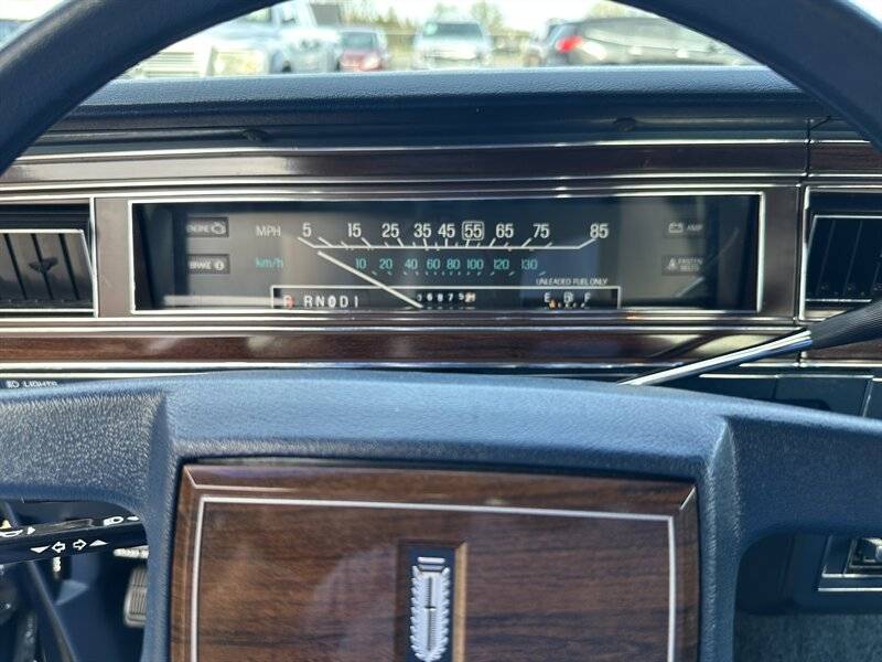 Ford-Ltd-1982-14