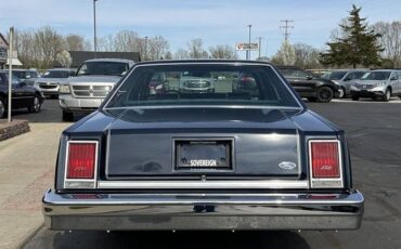 Ford-Ltd-1982-7