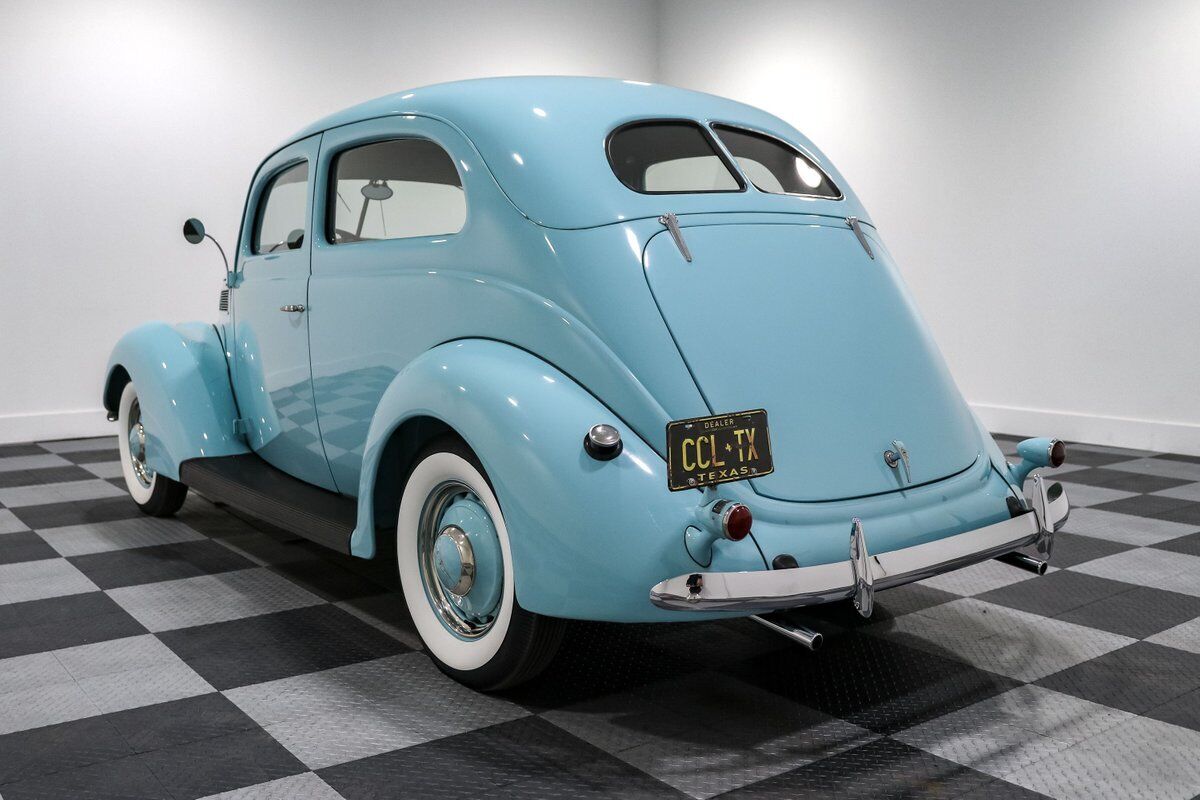 Ford-Model-74-1937-Coupe-4