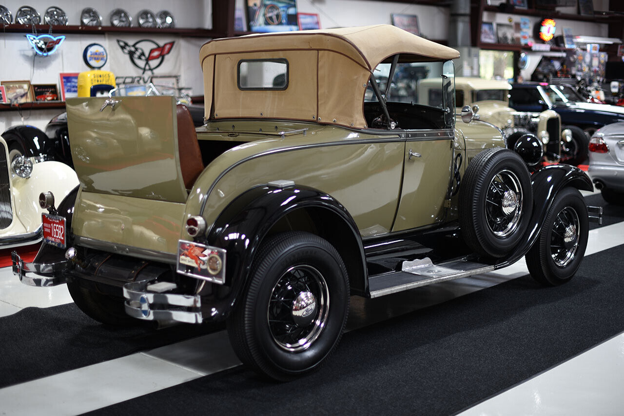 Ford-Model-A-1928-Convertible-3