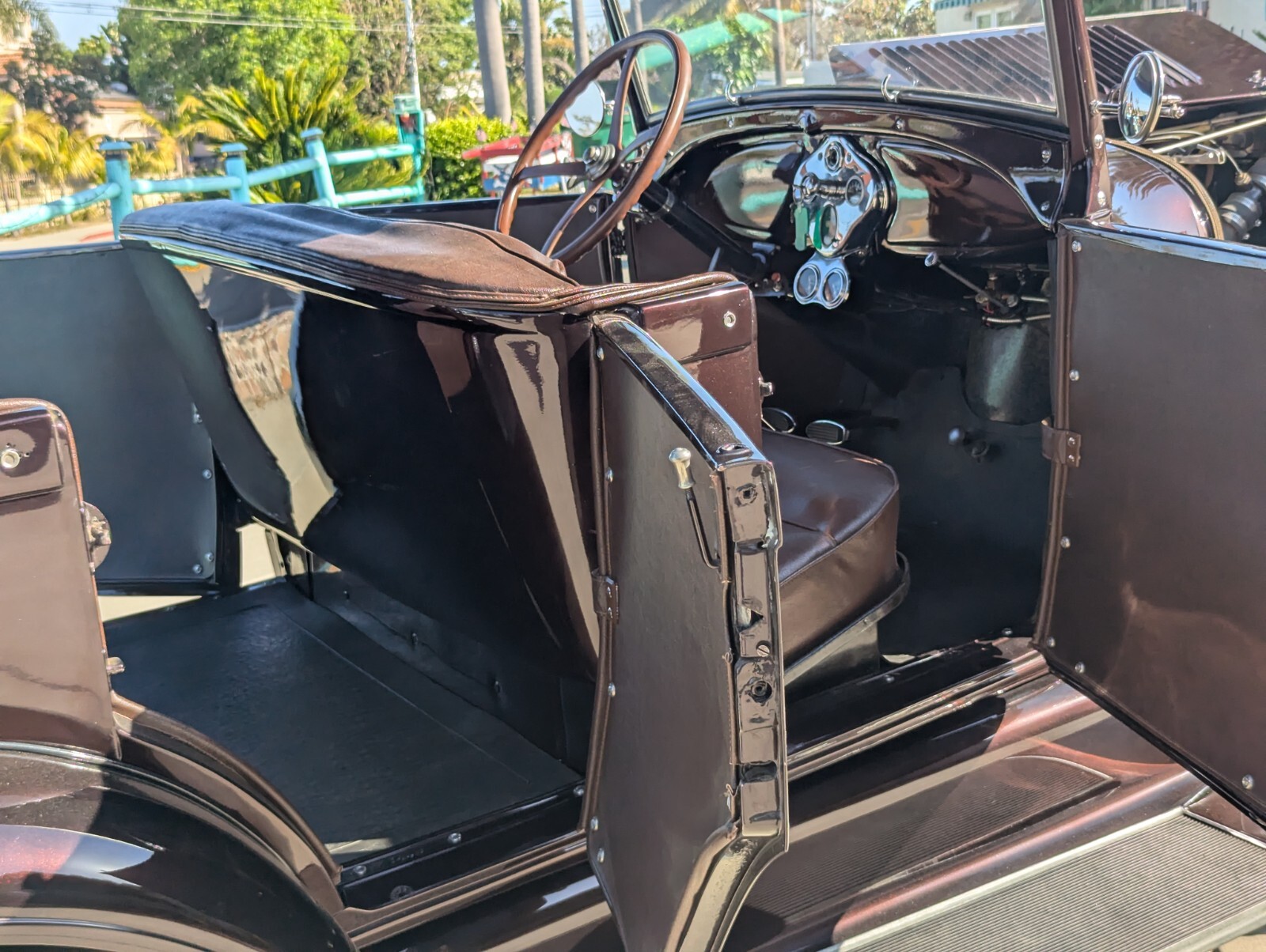 Ford-Model-A-1928-Convertible-36