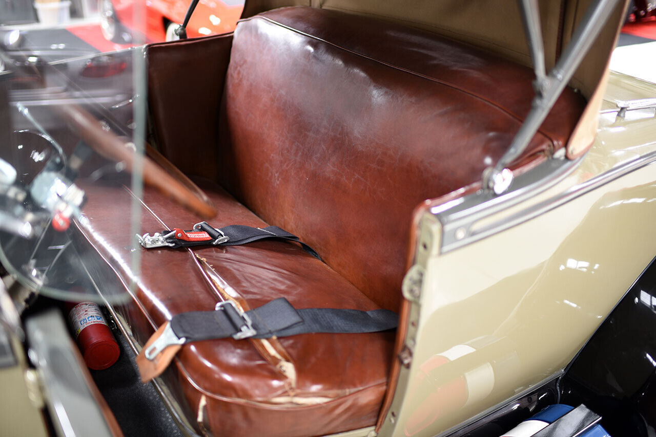 Ford-Model-A-1928-Convertible-9