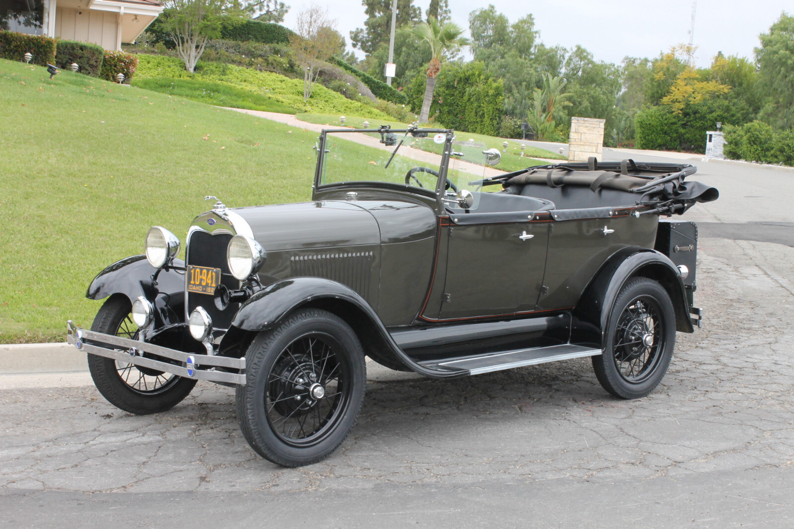 Ford-Model-A-1929-Convertible-12