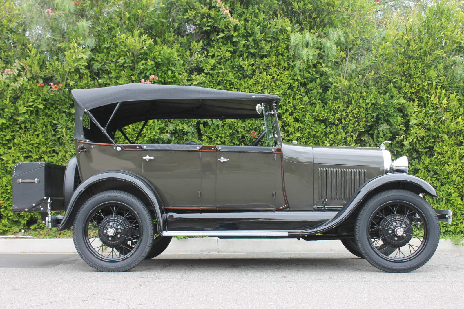 Ford-Model-A-1929-Convertible-2