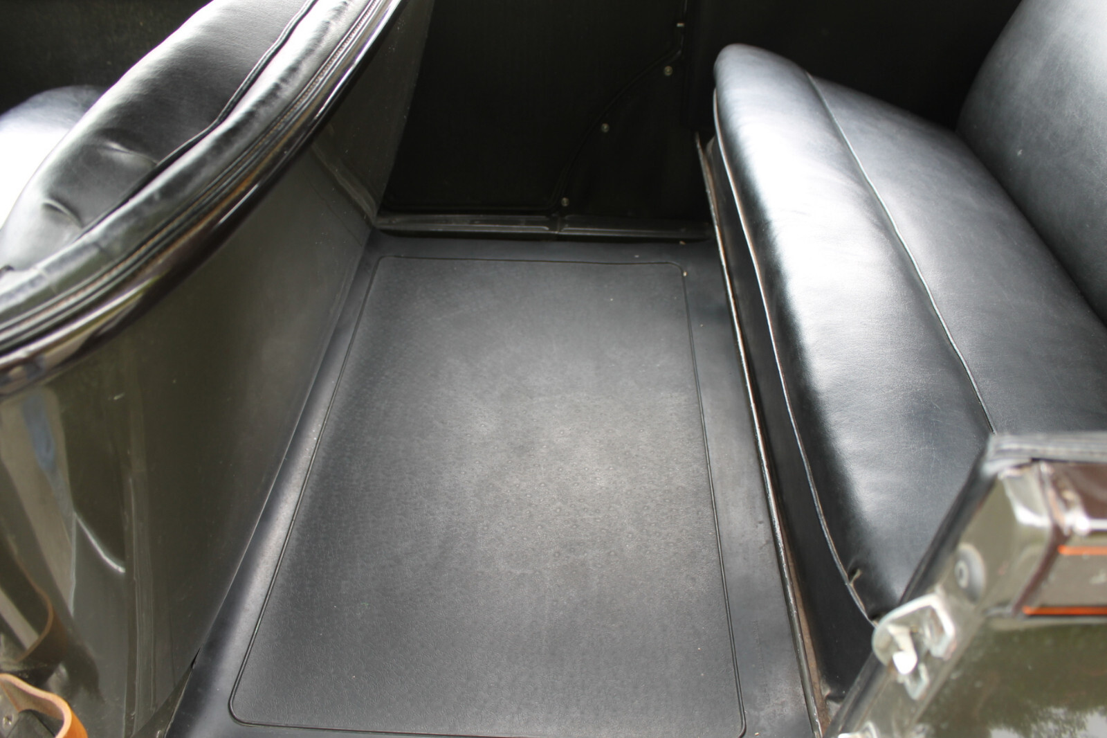 Ford-Model-A-1929-Convertible-9