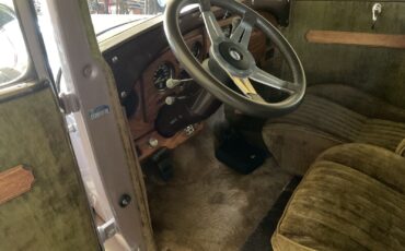 Ford-Model-A-1929-Sedan-15