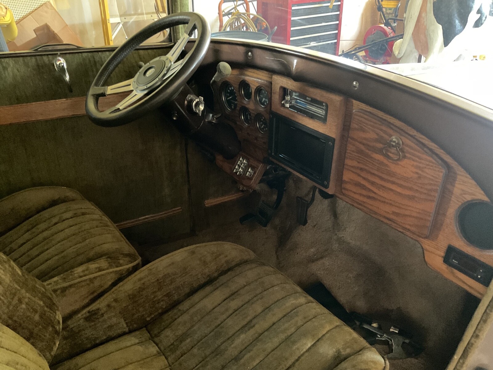 Ford-Model-A-1929-Sedan-19